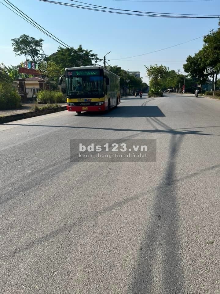 Cần bán gấp, đất Vĩnh Trung, ô tô vào nhà, an sinh đỉnh, 65m2, 2tỷ4