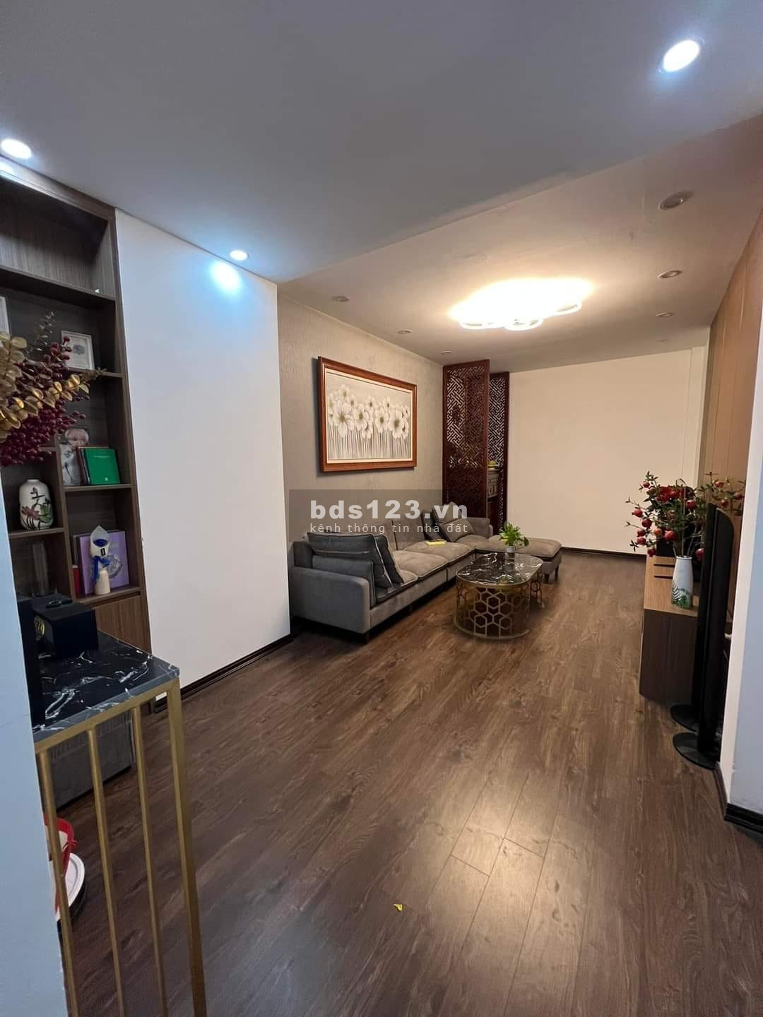 Cực hot, bán nhà 5T Đào Tấn, vị trí kim cương, ngõ thông các đường lớn