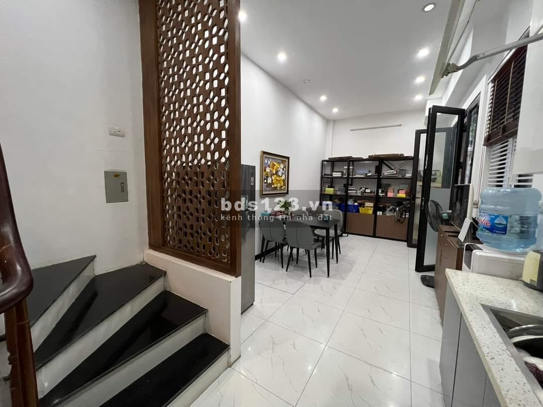 Cực hot, bán nhà 5T Đào Tấn, vị trí kim cương, ngõ thông các đường lớn