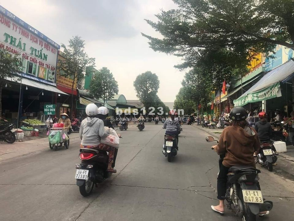 (Chính chủ) Bán lô đất 300m2 ngay chợ DJ9 Mỹ Phước 3 Bến Cát