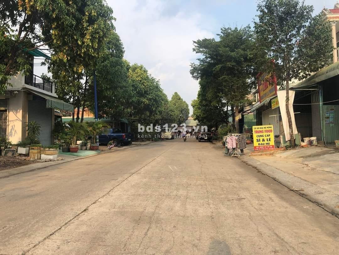 (Chính chủ) Bán lô đất 300m2 ngay chợ DJ9 Mỹ Phước 3 Bến Cát