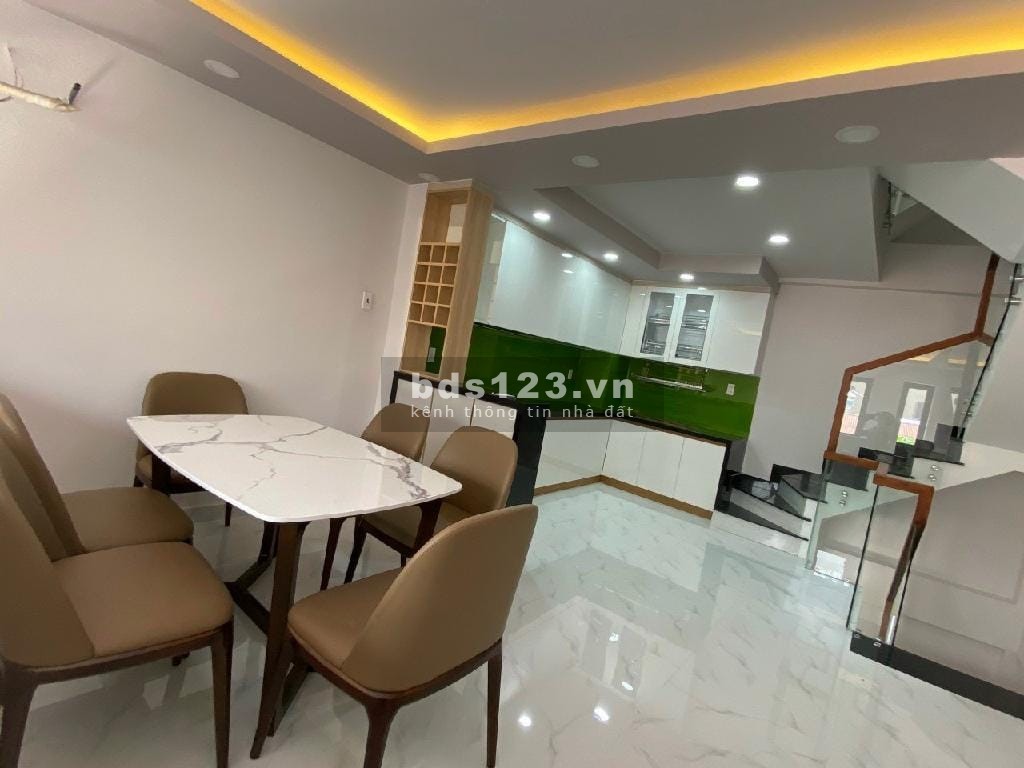 Chủ tặng full nội thất - Đi định cư - Nhà bán ngay CMT8, 5 tầng nhỉnh 7 tỷ