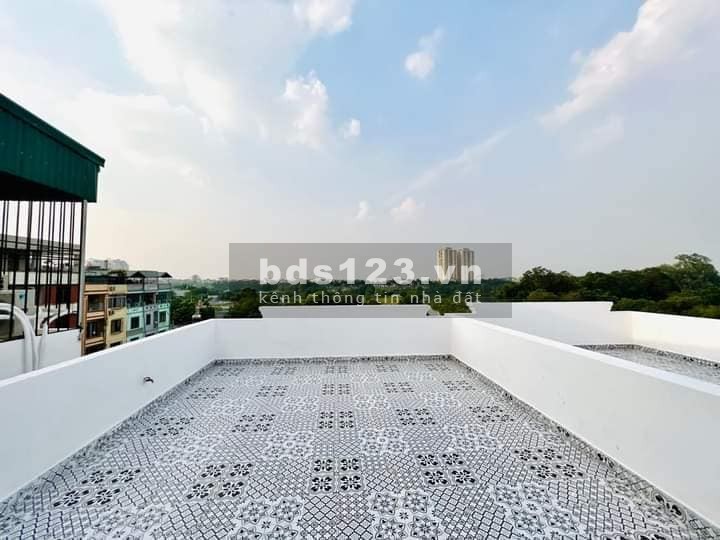 Bán nhà mới, đẹp Đông Thiên, Hoàng Mai 30m, 5 tầng, mt 4m, giá 3,8 tỷ.