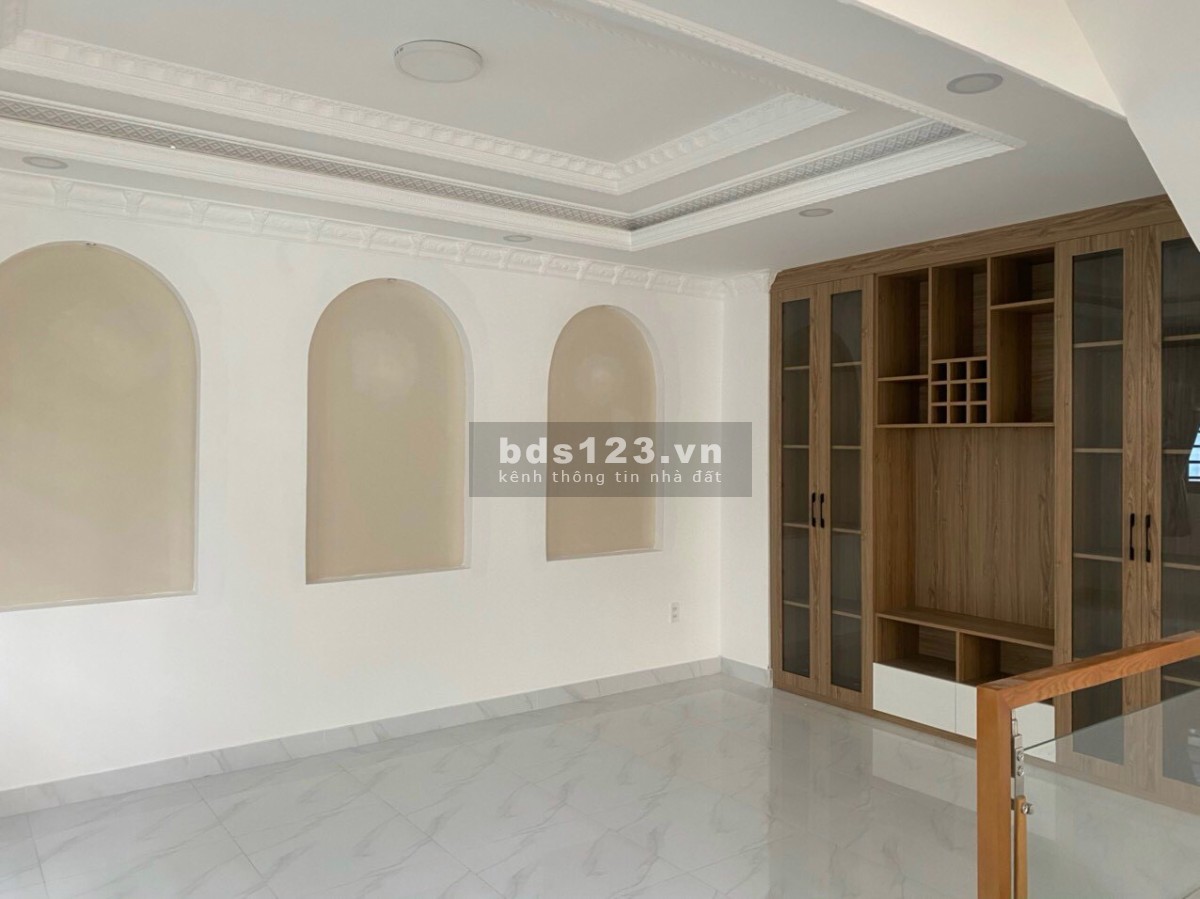 Nhà 2 mặt tiền gần Văn Cao 5x14M, 5 tầng, hẻm 6M, Bình Long, 6.X tỷ