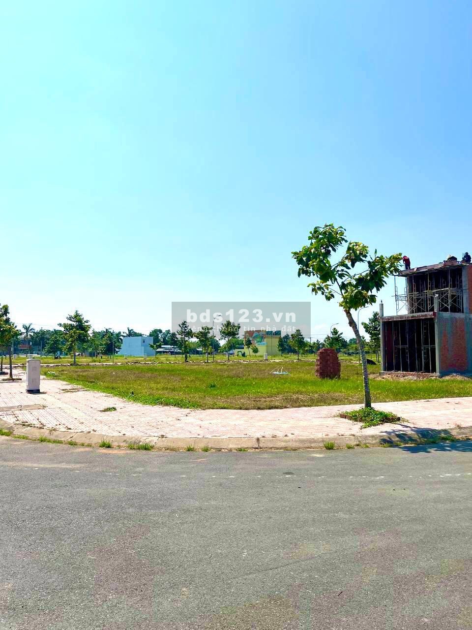 Bán Đất Chú Đạt Trung tâm thị trấn Thủ Thừa 100m2 1 Tỷ 4 SHR