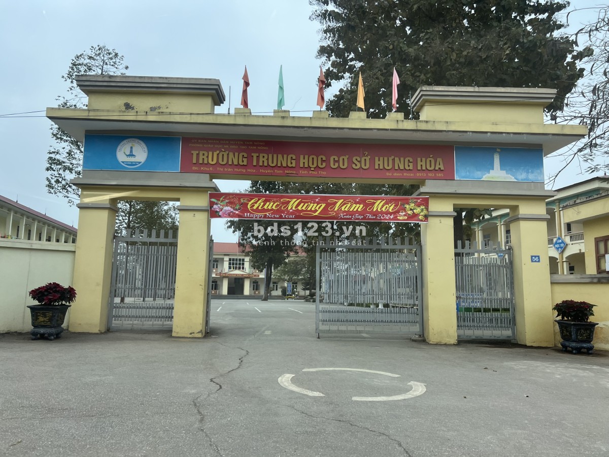 Bán căn shophouse 4 tầng kinh doanh sầm uất - Giá 2,6 tỷ - Sổ đỏ lâu dài - Sát chợ Hưng Hóa