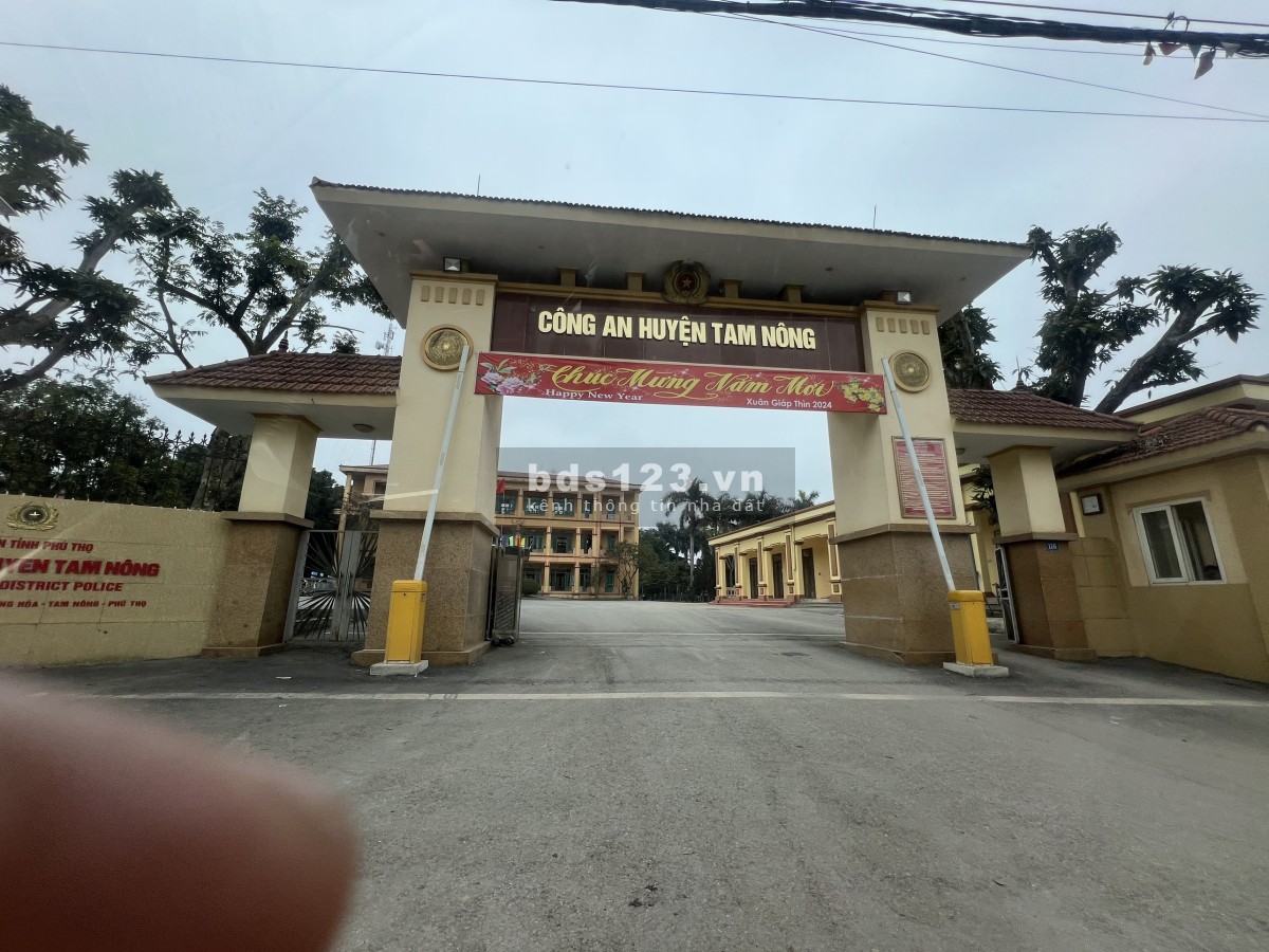 Bán căn shophouse 4 tầng kinh doanh sầm uất - Giá 2,6 tỷ - Sổ đỏ lâu dài - Sát chợ Hưng Hóa