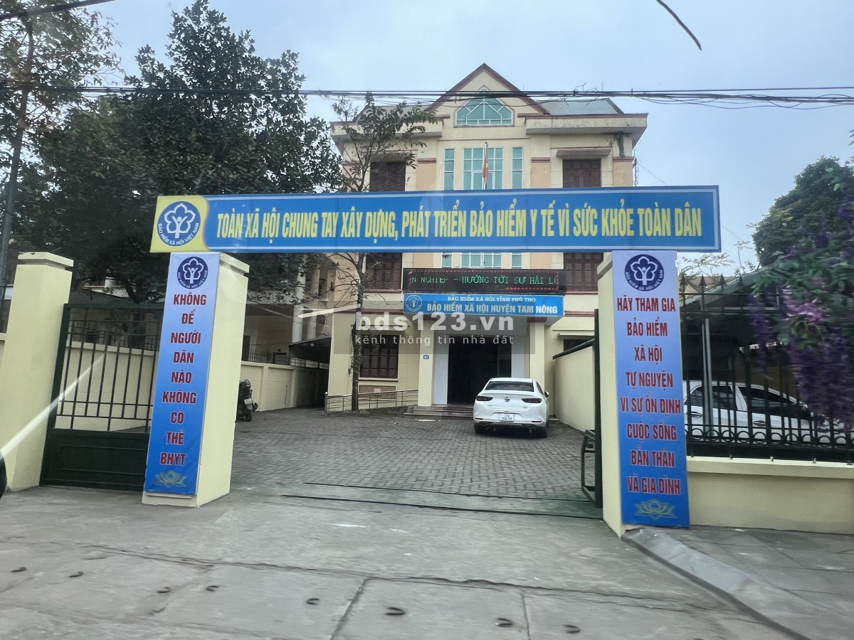 Bán căn shophouse 4 tầng kinh doanh sầm uất - Giá 2,6 tỷ - Sổ đỏ lâu dài - Sát chợ Hưng Hóa