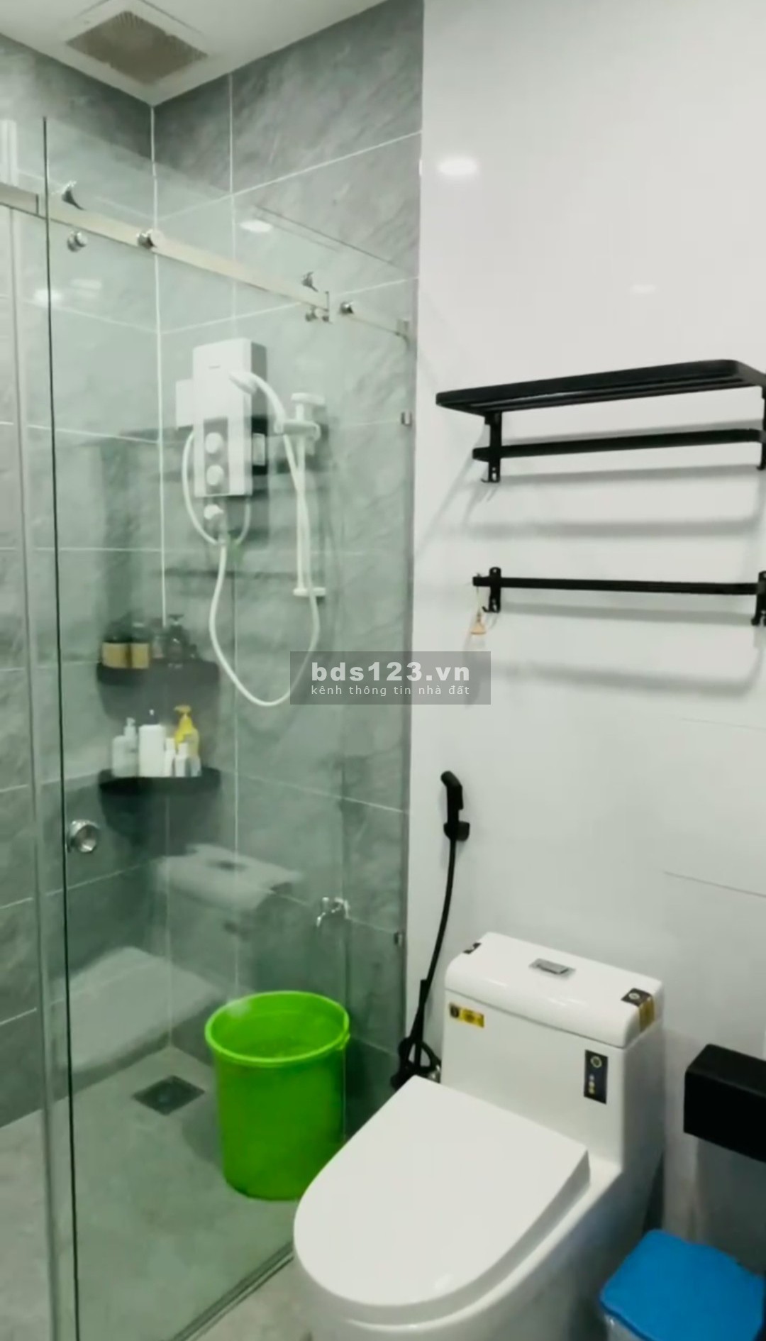 chuyển công tác cần bán gấp nhà mới xây gần chợ Bến Cát
