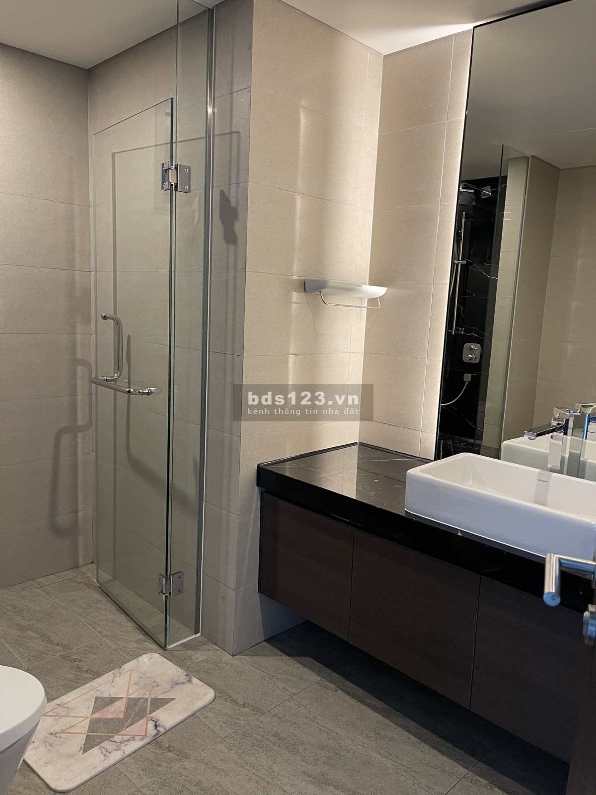Giá tốt, view sông Quận 1, 2PN chỉ 35 triệu ở Empire City Quận 2, Full