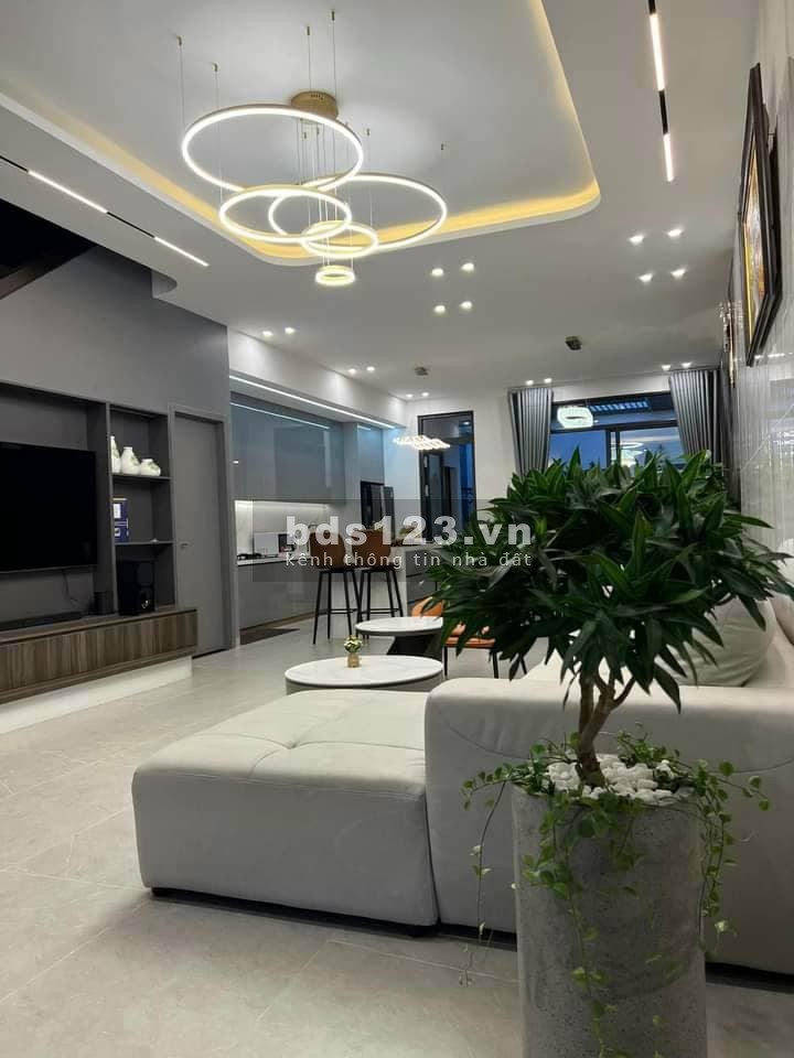 SP Bồ Đề - 7 Tầng thang máy - Ô tô vào nhà - Kinh doanh - 50M - Hơn 10 tỷ