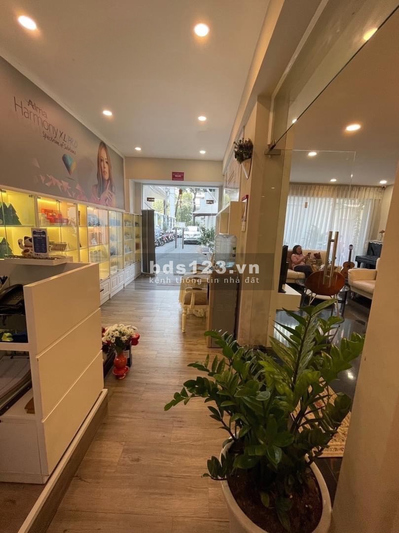 Cho thuê nhà mặt tiền vỉa hè rộng đường Nguyễn Thiện Thuật, phường 3, Quận 3. (4m x 18m)