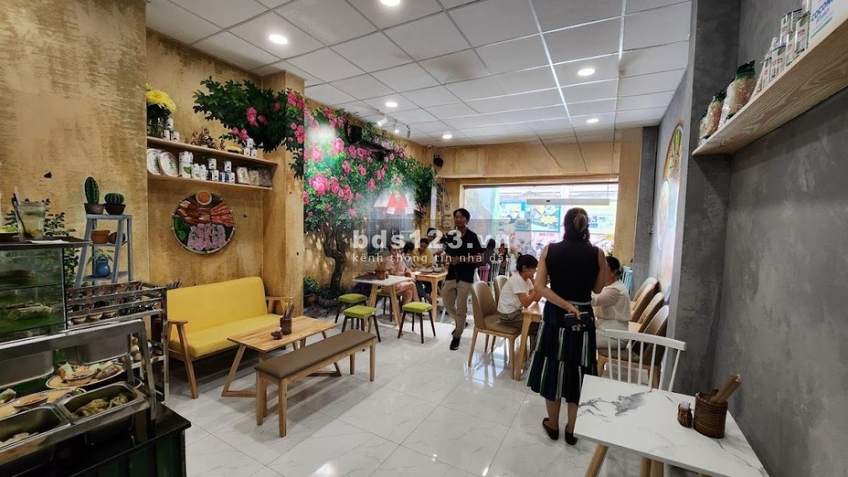 Cho thuê nhà mặt tiền đường Mai Thị Lựu, Phường Đakao, Quận 1.