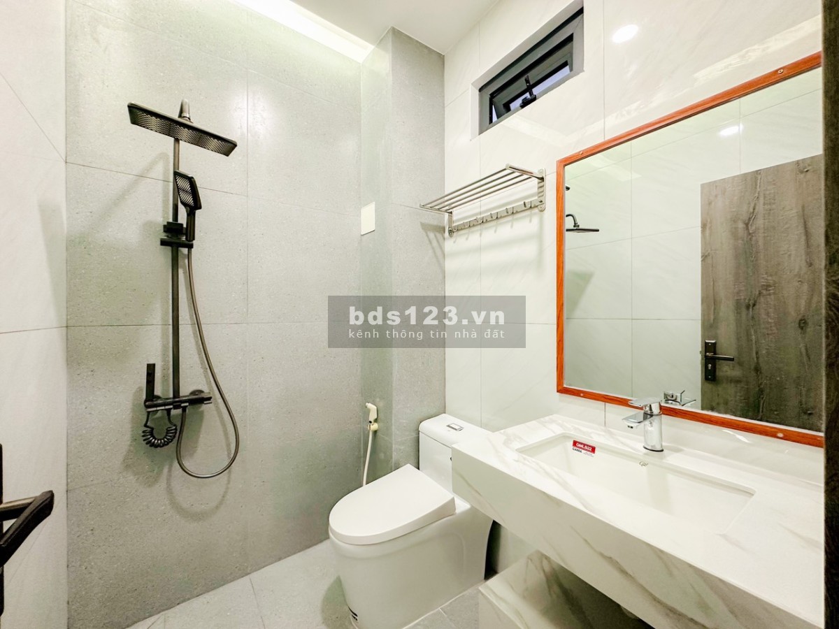 Cần tiền bán nhà đẹp mới xây hẻm xe hơi Huỳnh Tấn Phát, quận 7, giá chỉ 4 tỷ 650 triệu