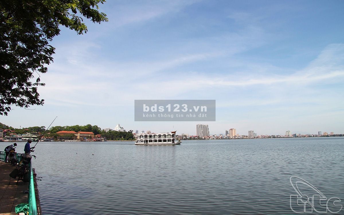 Bán nhà mặt Hồ Tây lộng gió Trích Sài, Thụy Khuê, Tây Hồ 5T. 56M2 giá 36 tỷ