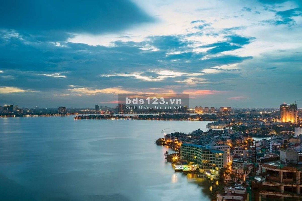 Bán nhà mặt Hồ Tây lộng gió Trích Sài, Thụy Khuê, Tây Hồ 5T. 56M2 giá 36 tỷ