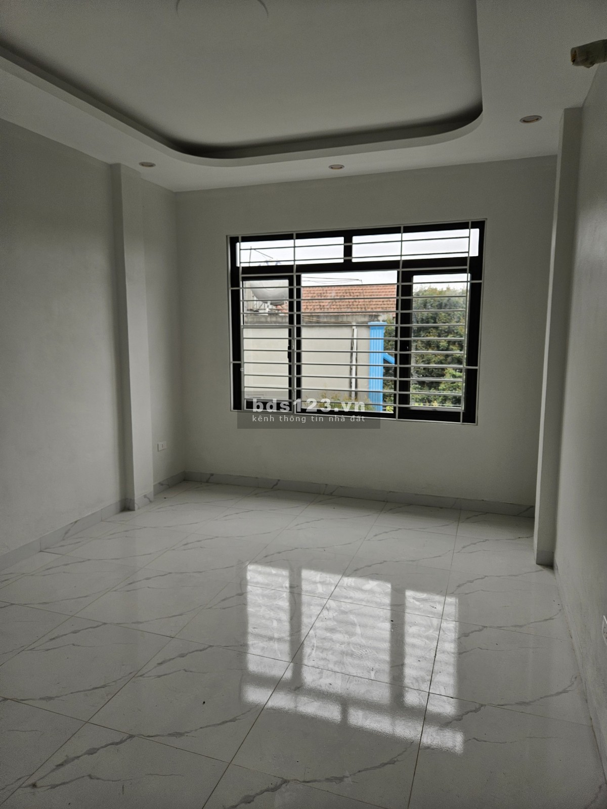 Nhà 3 tầng (40m2 3PN) 2,4tỷ. Ngay cầu Đại Thành - Đông La, cách KDT Đô Nghĩa 15p