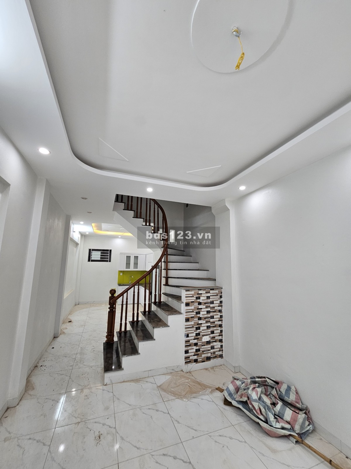 Nhà 3 tầng (40m2 3PN) 2,4tỷ. Ngay cầu Đại Thành - Đông La, cách KDT Đô Nghĩa 15p