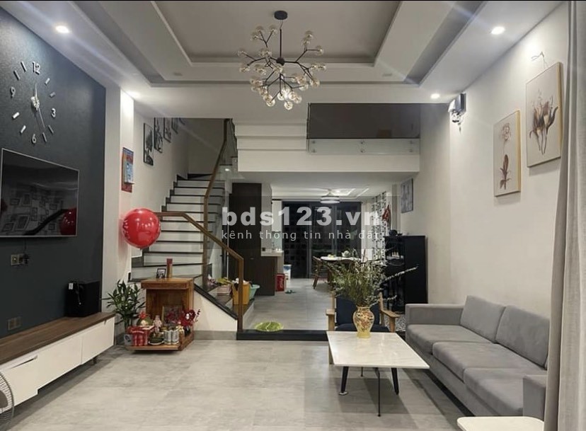 Nhà 3 tầng cực đẹp Nguyễn Công Trứ thông Trần Hưng Đạo, 53m2, ngang 6m chỉ nhỉnh 4 tỷ