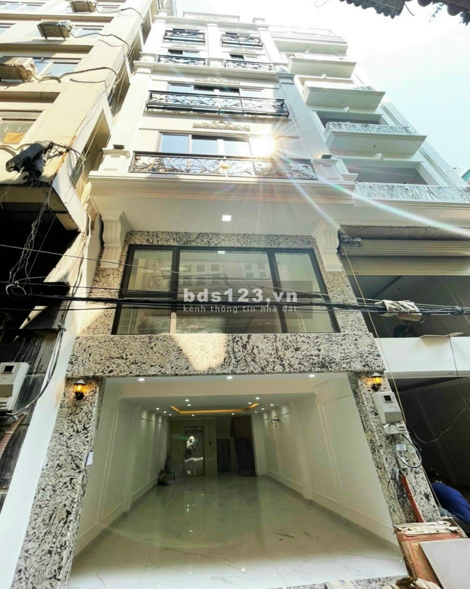 Cho thuê nhà phố Lạc Long Quân, Tây Hồ, 60m2 x 5T, MT: 4m. Hợp: VP, SPa, nha khoa, lớp học...