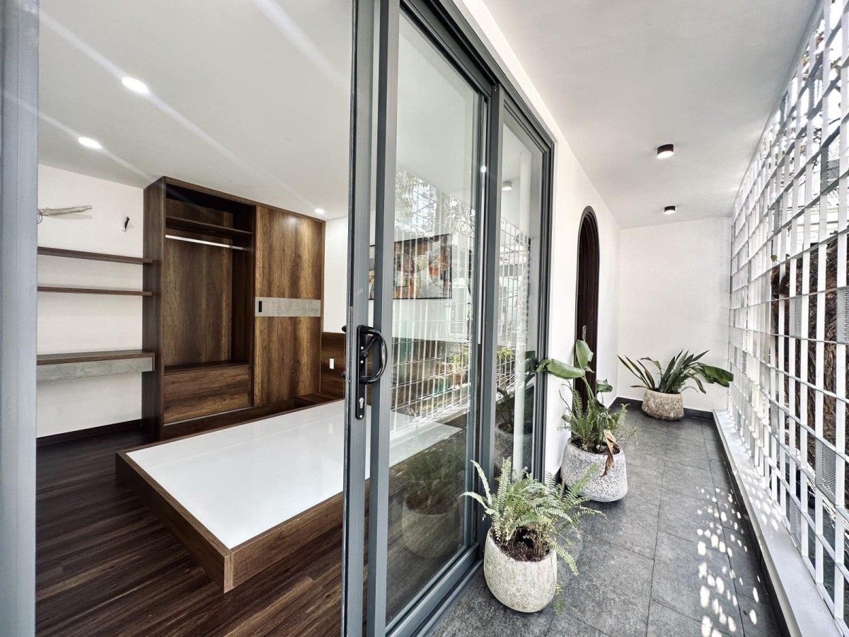 Gấp bán nhà Nguyễn Khuyến, Bình Thạnh, 3 tầng, 4 phòng ngủ, full nội thất mới 100% giá 6.x Tỷ