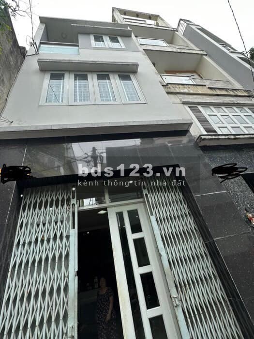Xe hơi ngủ trong nhà - 39M2 - 3 tầng - Vị trí cực đẹp. Chỉ 6 tỷ thương lượng