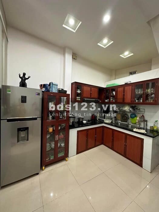 Xe hơi ngủ trong nhà - 39M2 - 3 tầng - Vị trí cực đẹp. Chỉ 6 tỷ thương lượng