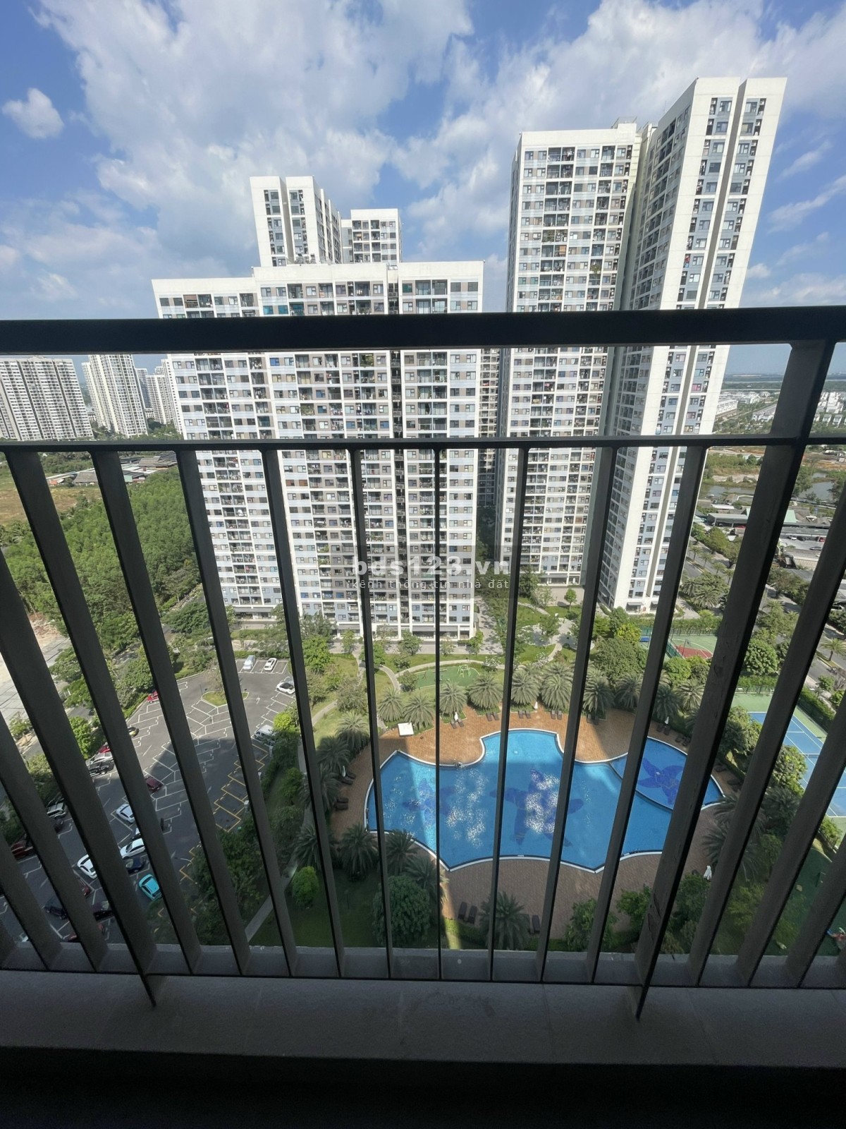 Căn Hộ 3PN 81m2 đã có sổ, view SIÊU ĐẸP 3,3 tỷ Vinhomes quận 9