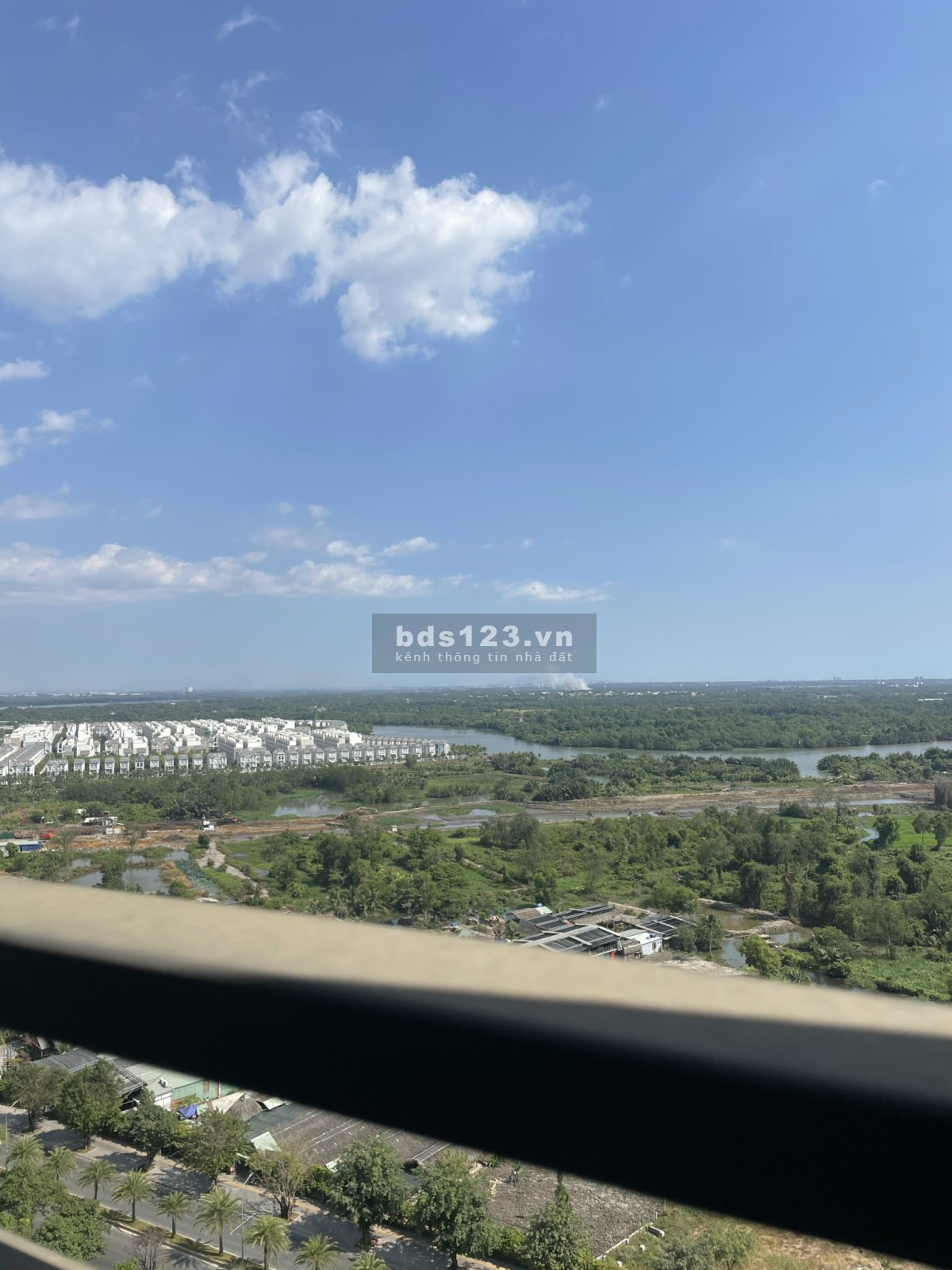 Căn Hộ 3PN 81m2 đã có sổ, view SIÊU ĐẸP 3,3 tỷ Vinhomes quận 9
