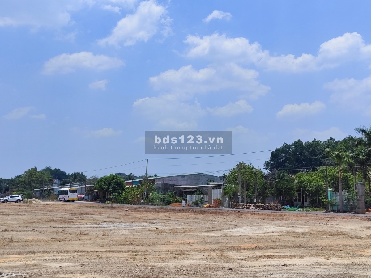 Mình kẹt tiền nợ ngân hàng cần bán gấp lô đất ngay trung Tâm Đồng Xoài Bình Phước chỉ 250tr