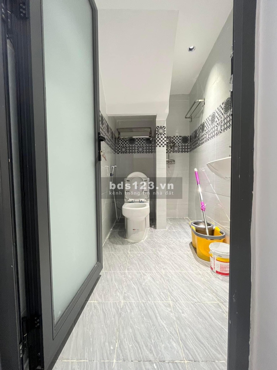 Chính chủ cần bán gấp nhà quận Bình Thạnh gần chợ Bà Chiểu, giá chỉ 4 tỷ, gọi ngay 0904369793 để xem