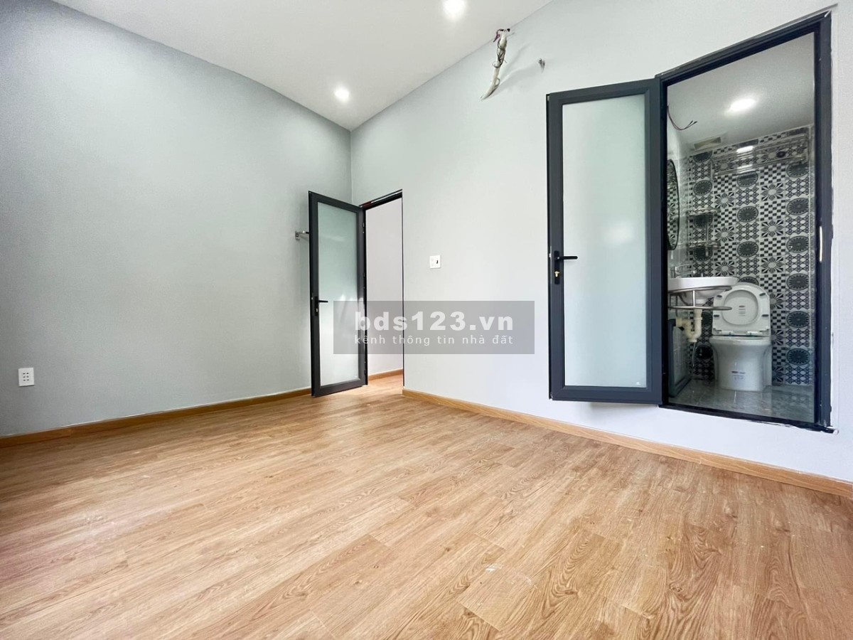 Chính chủ cần bán gấp nhà quận Bình Thạnh gần chợ Bà Chiểu, giá chỉ 4 tỷ, gọi ngay 0904369793 để xem