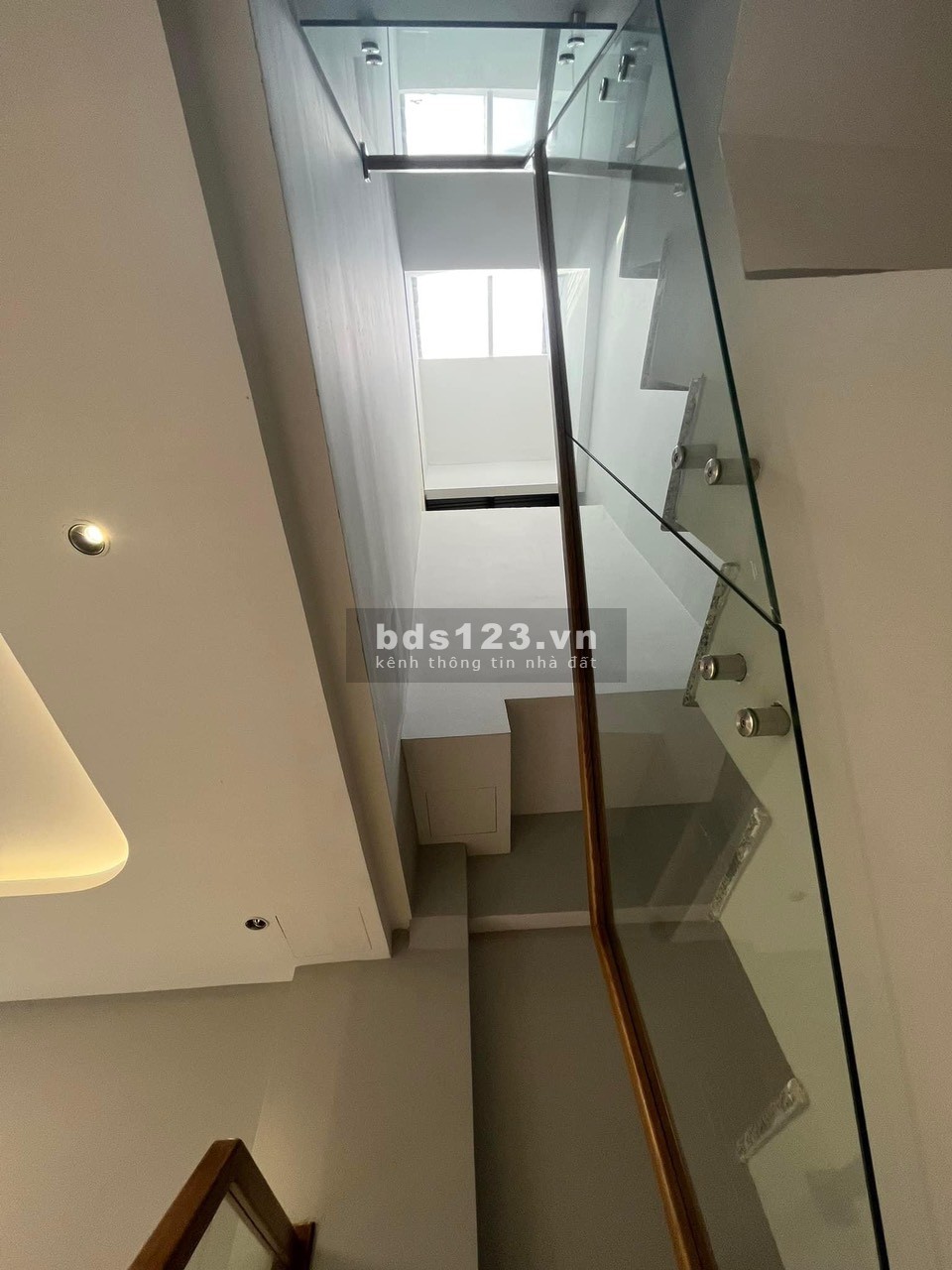 Chính chủ cần bán gấp nhà quận Bình Thạnh gần chợ Bà Chiểu, giá chỉ 4 tỷ, gọi ngay 0904369793 để xem
