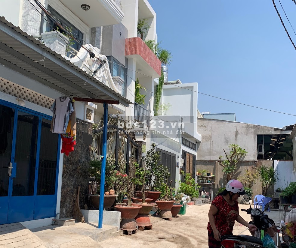 (Thủ Đức) Nhà hxh Bình Chiểu, 500m ra cầu vượt Gò Dưa - QL1A,200m2 (11x18), 7.6 tỷ.