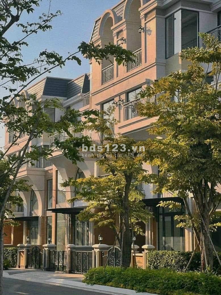 Bán nhà phố đẹp khu compound Khang Điền: 1 trệt 3 lầu, 6PN, 5WC, XD 280m2 giá 18 tỷ