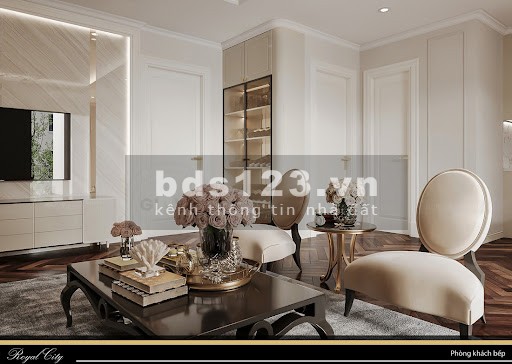 - Bán gấp căn 3 ngủ Royal City 145m2 giá 9,2 tỷ hướng Đông Nam