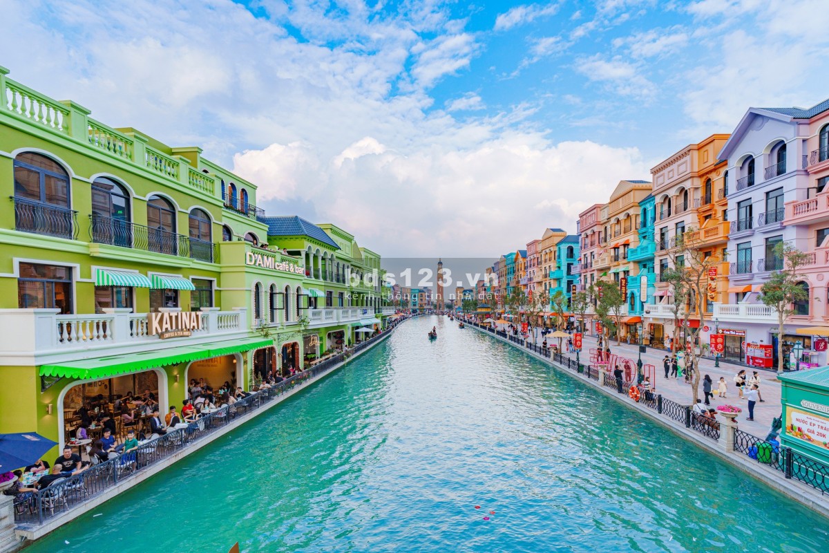 Bán LK- Shop 75m mặt đường chính Vịnh Tây thông tứ phía Vinhomes Ocean Park 3 giá 10 tỷ