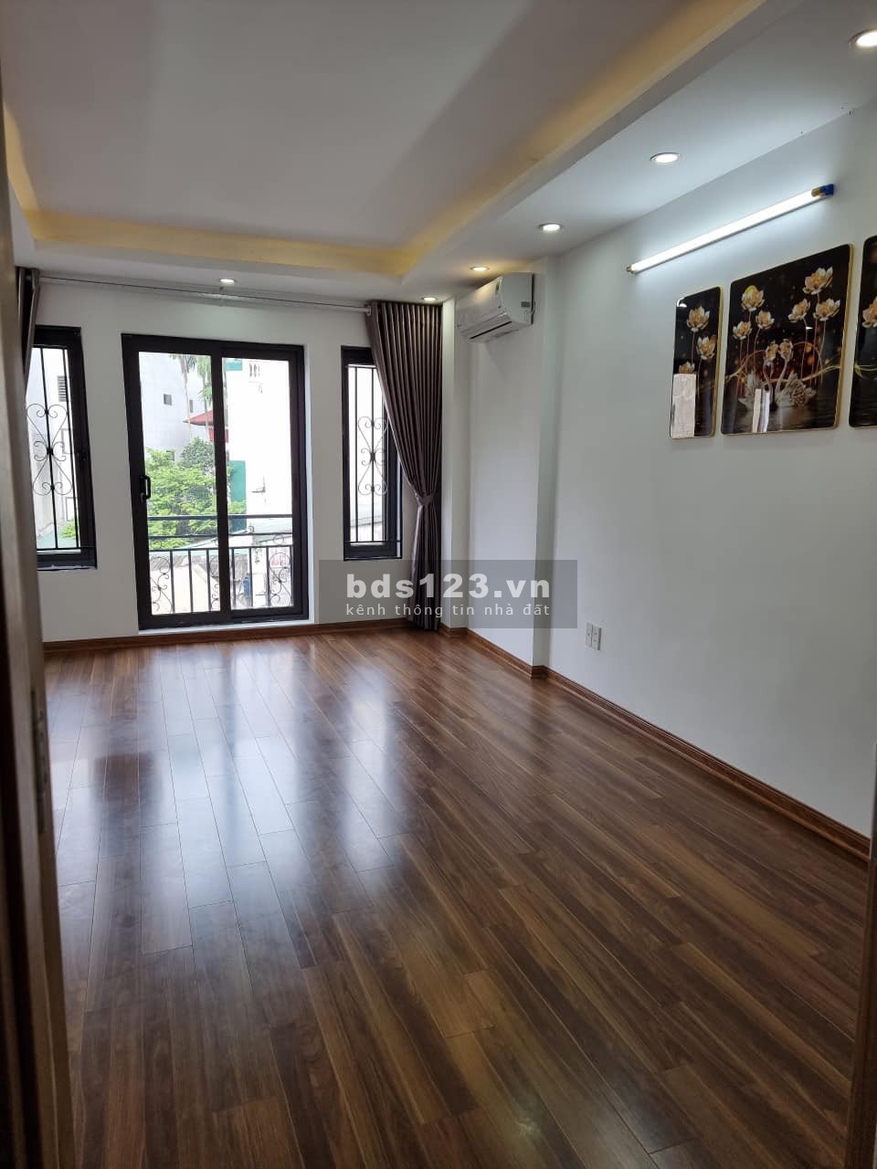 Lô góc thoáng nhà Bùi Xương Trạch 35M2X3T giá 3,95 tỷ