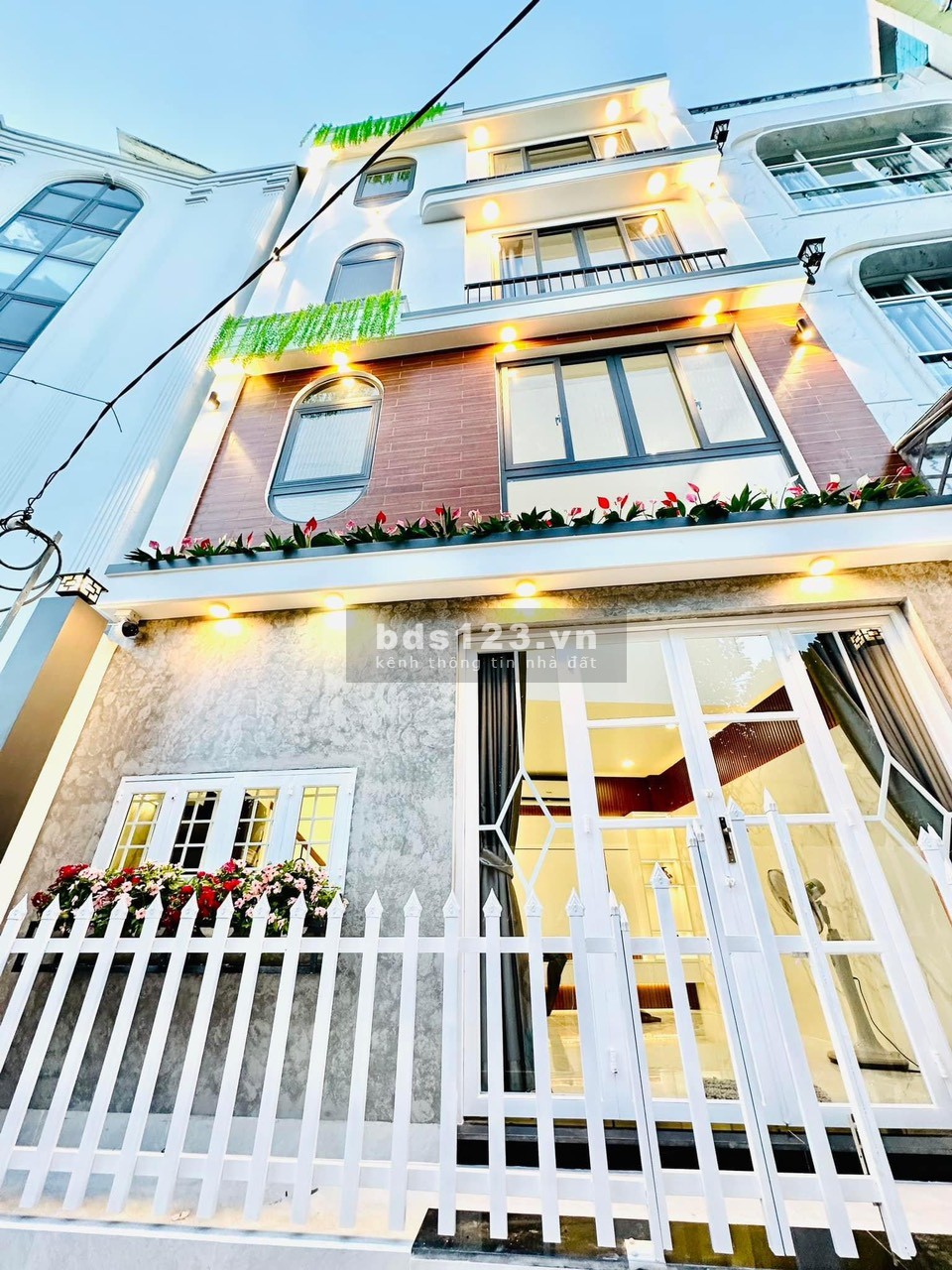 Kẹt tiền bán gấp nhà đẹp ngay khu Vip Lê Quang Định phường 14 Bình Thạnh chỉ 5tỷ2 TL