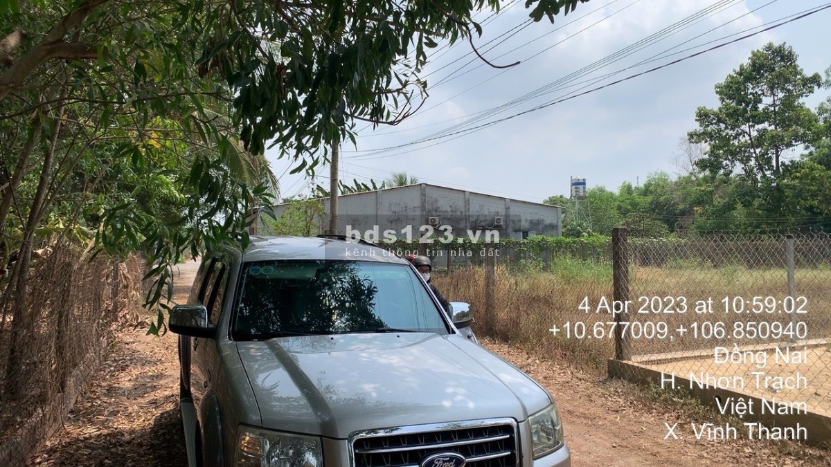 Cần bán thửa đất 713m2 đã có 250m2 thổ cư