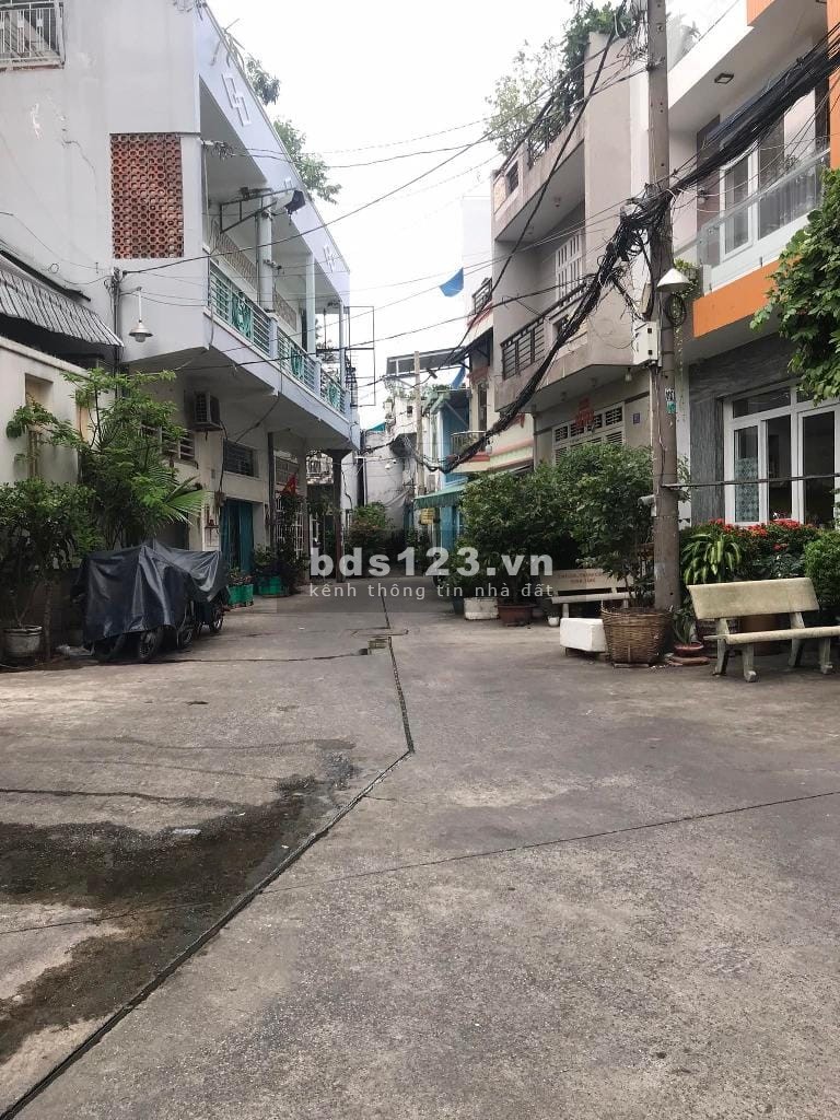 Bán nhà hai mặt tiền hẻm ô tô tránh nhau - Vị trí kinh doanh - 40M2. Nhỉnh 4 tỷ