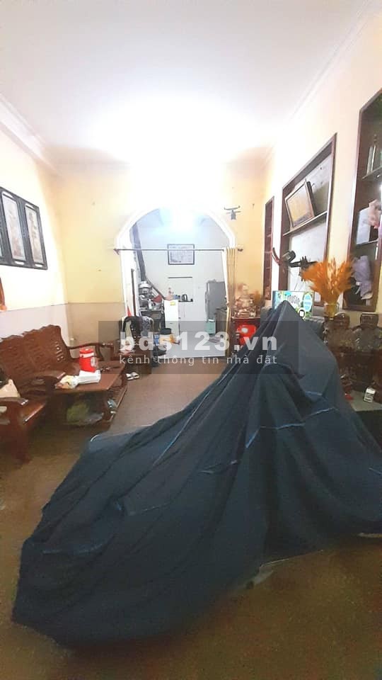 Nhà 4 tầng, lộ giới đường 30m, ngay chợ kinh doanh tốt
