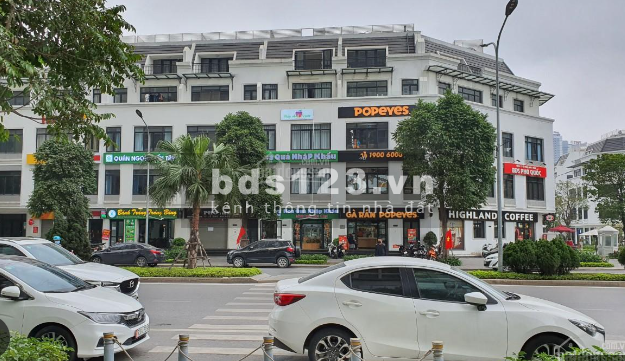 Cho thuê ShopHouse Vinhomes siêu đẹp giá rẻ 57tr, diện tích 98m2, 5 tầng thông sàn LH: 0912 243 163