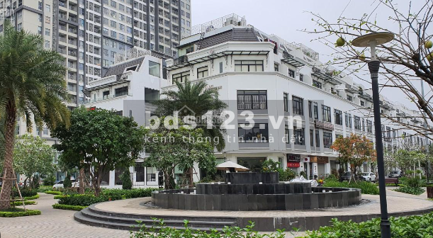 Cho thuê ShopHouse Vinhomes siêu đẹp giá rẻ 57tr, diện tích 98m2, 5 tầng thông sàn LH: 0912 243 163