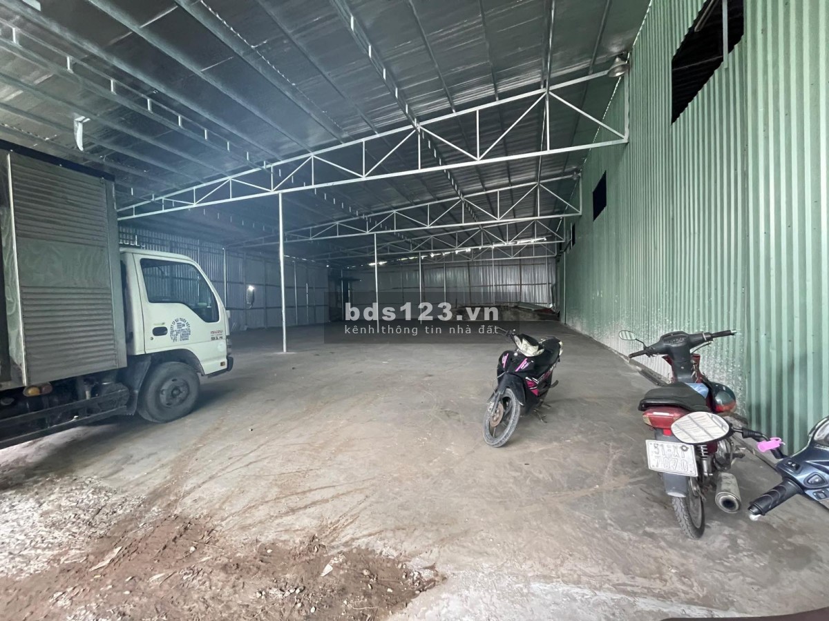 Cho thuê kho diện tích 500m2 - 1000m2 Phạm Văn Đồng, phường Linh Đông, Quận Thủ Đức.