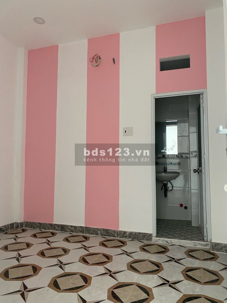 Bán nhà Trần Xuân Soạn, Quận 7 ngang 4,2m 3 tầng giá chỉ 2,5 tỷ