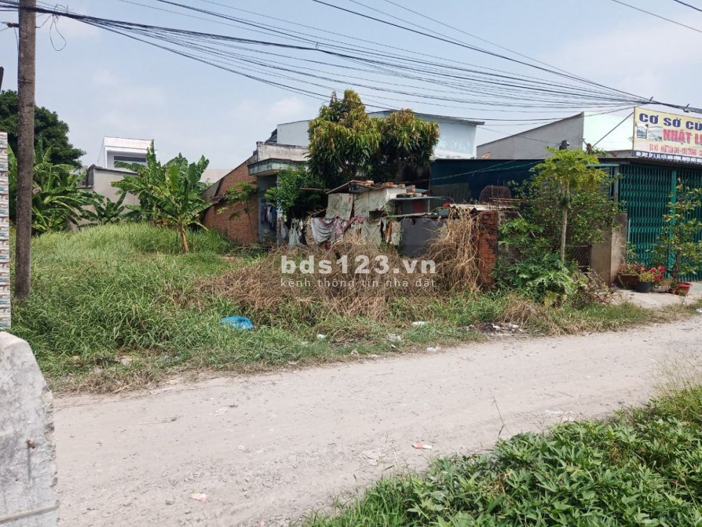 Kẹt tiền cần bán lô cặp 160M2 đường TL10, tiện kinh doanh buôn bán,SHR, giá 1 tỷ 4.