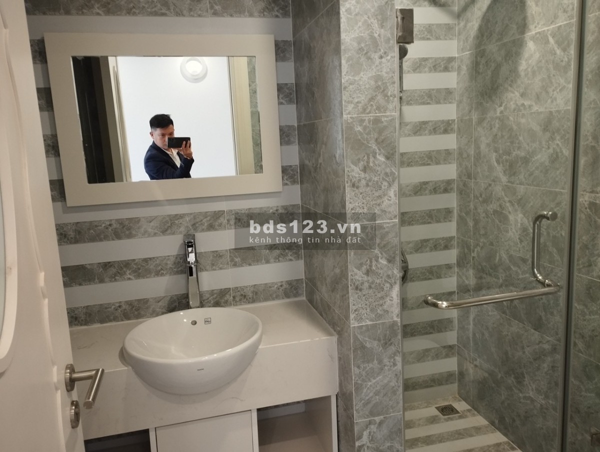 chính chủ bán căn hộ 77m2 tại Ecocity view vinhome giá chỉ 3.X