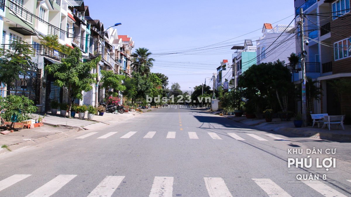 Cần bán 2 lô đất liền kề nhau, view CV nội khu nằm trong KDC Phú Lợi Q8, giá rẻ, phù hợp kinh doanh.