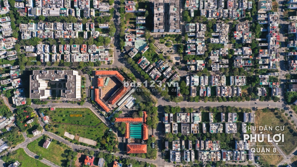 Cần bán 2 lô đất liền kề nhau, view CV nội khu nằm trong KDC Phú Lợi Q8, giá rẻ, phù hợp kinh doanh.